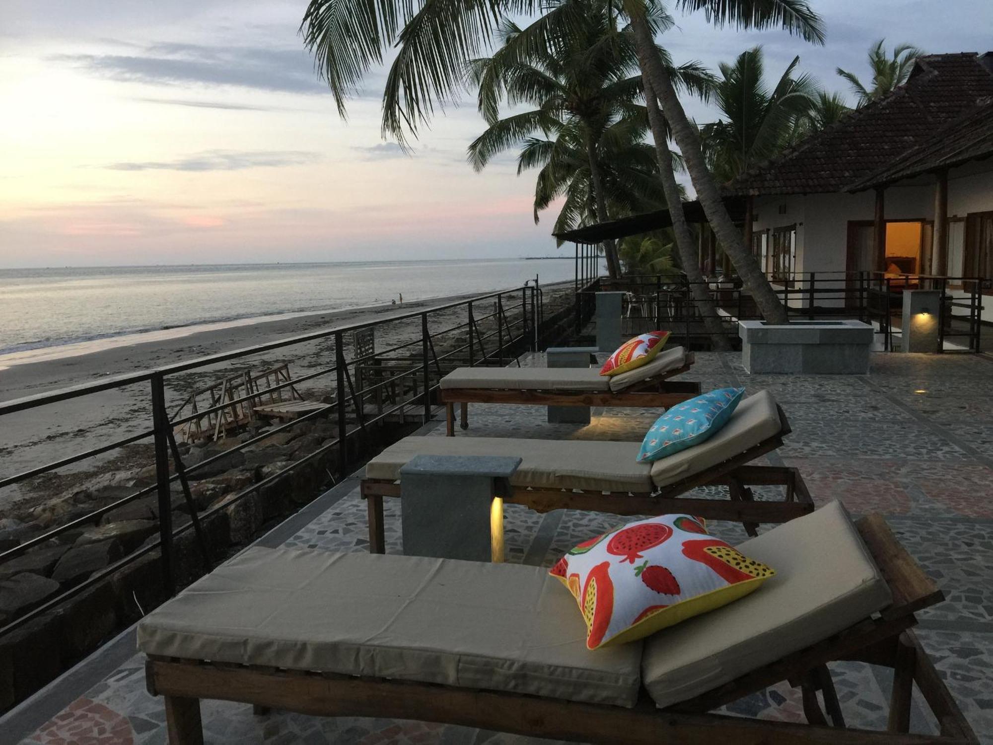 36 Palms Boutique Retreat Hotell Cherai Beach Exteriör bild