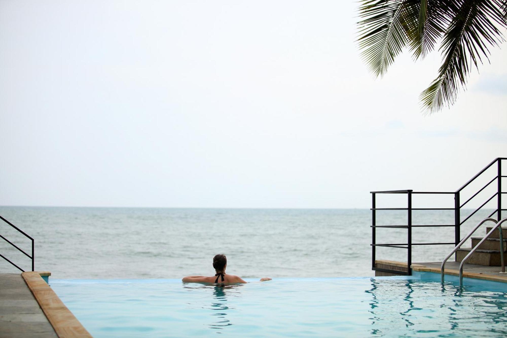 36 Palms Boutique Retreat Hotell Cherai Beach Exteriör bild