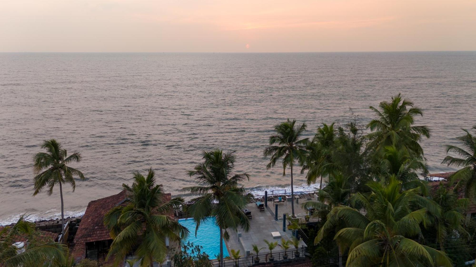 36 Palms Boutique Retreat Hotell Cherai Beach Exteriör bild