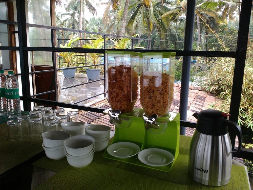36 Palms Boutique Retreat Hotell Cherai Beach Exteriör bild