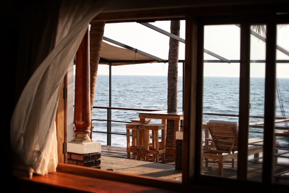 36 Palms Boutique Retreat Hotell Cherai Beach Exteriör bild