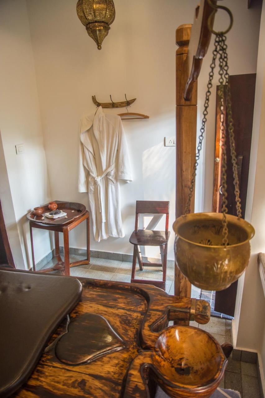 36 Palms Boutique Retreat Hotell Cherai Beach Exteriör bild